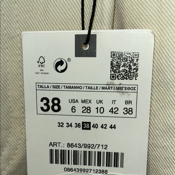 Zara Slouchy Jeans Black Label High Waist Pleated Cream Cropped - Size 6 NWT - Picture 4 of 12